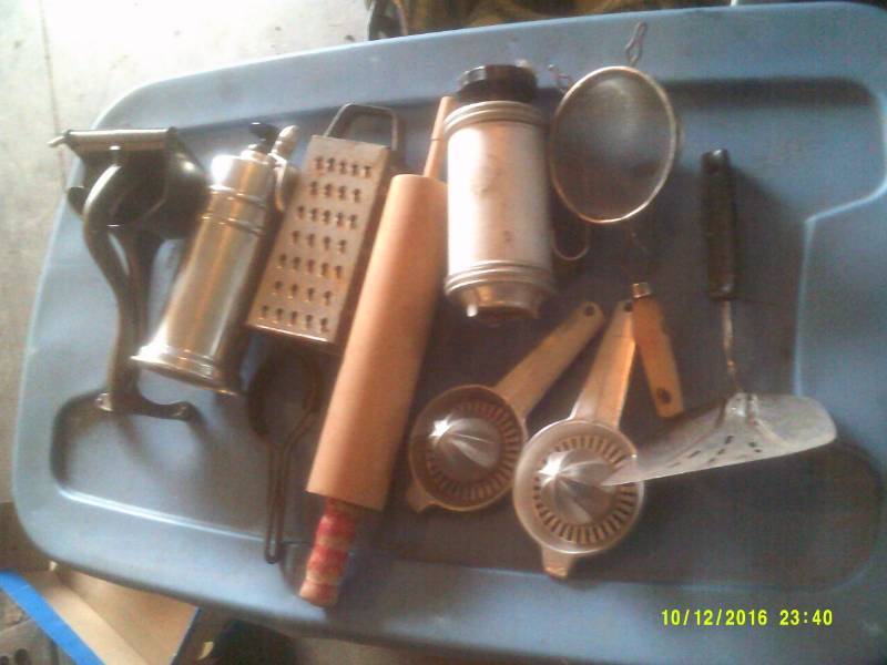 VINTAGE KITCHEN GADGETS