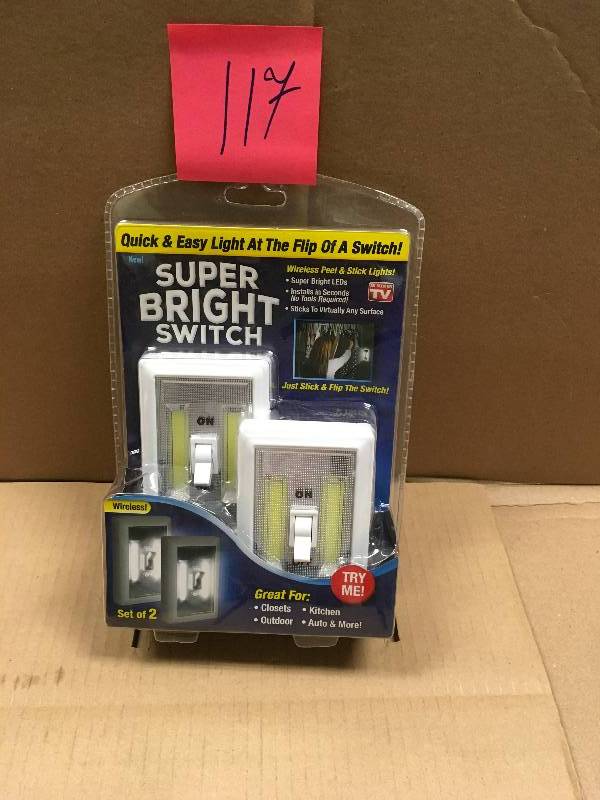 lot 117 image: Bright Manual Switch Incandescent Night Light (2-Pack)