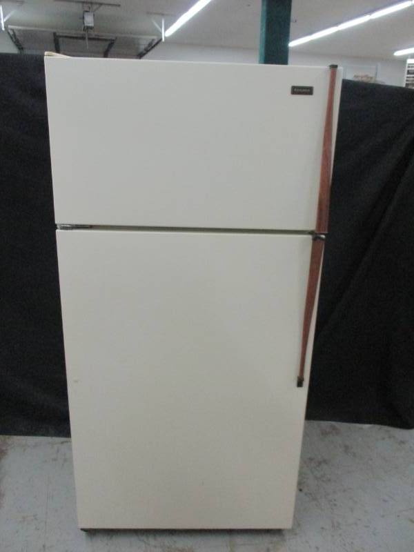 Estate Fridge 31 x 21x 63 12