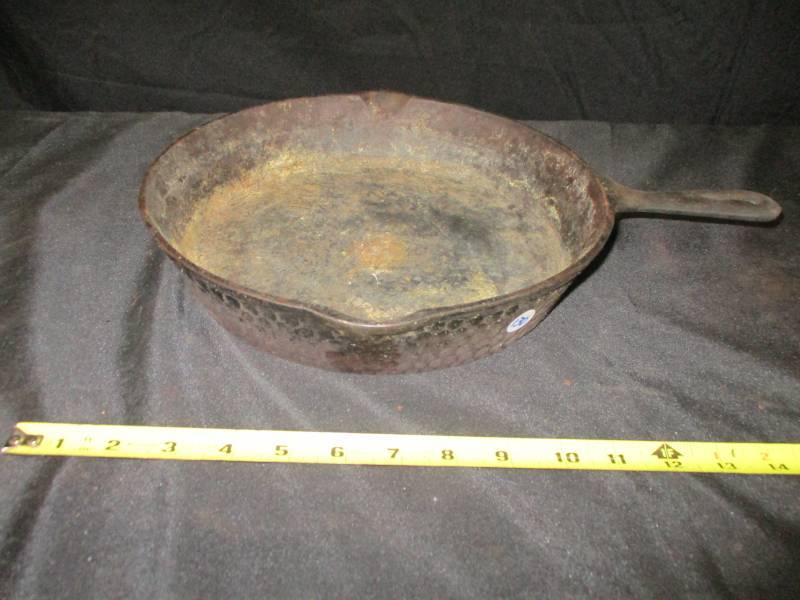 Cast Iron Fry Pan 889
