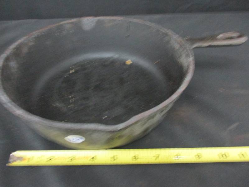 Cast Iron Deep No 8-B 10 14 (7)