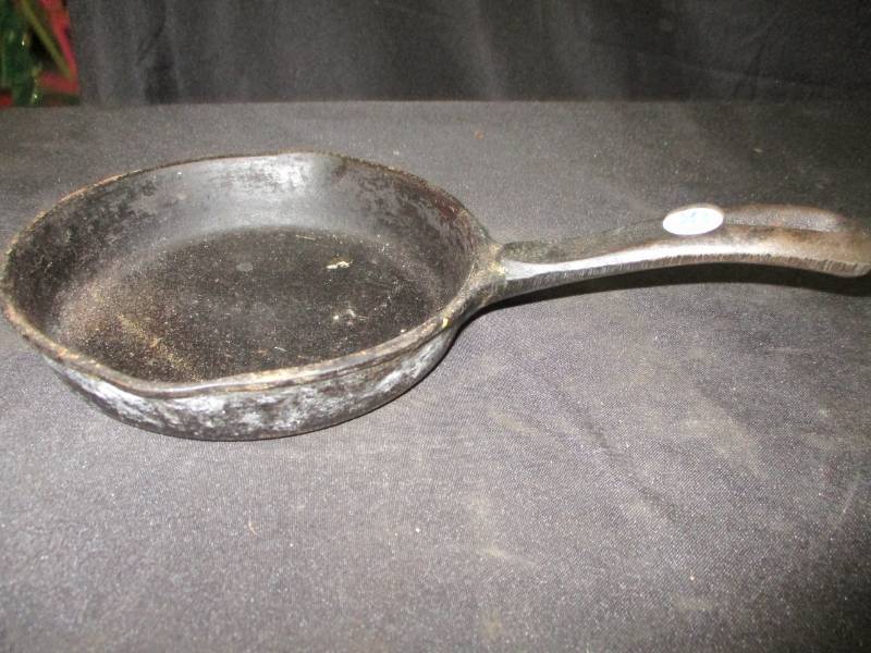 Cast Iron Wagner 6 12 skillet