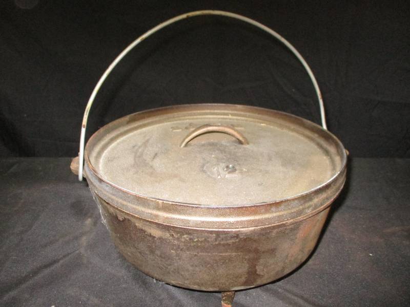 Cast Iron Lodge Large pot No 12
