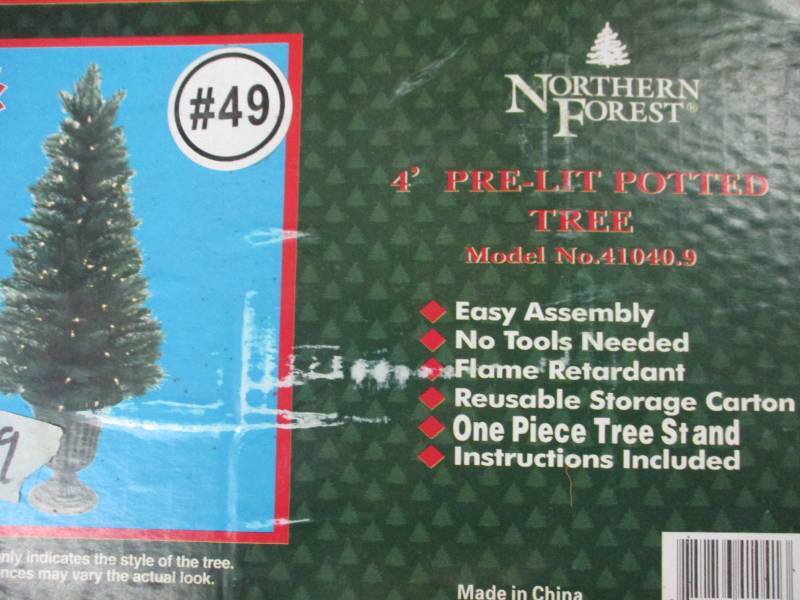 4 ft prelit potted tree display