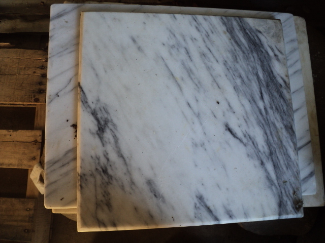 lot 4 image: 3 marble slabs - 15x19, 18x14, 14x1...