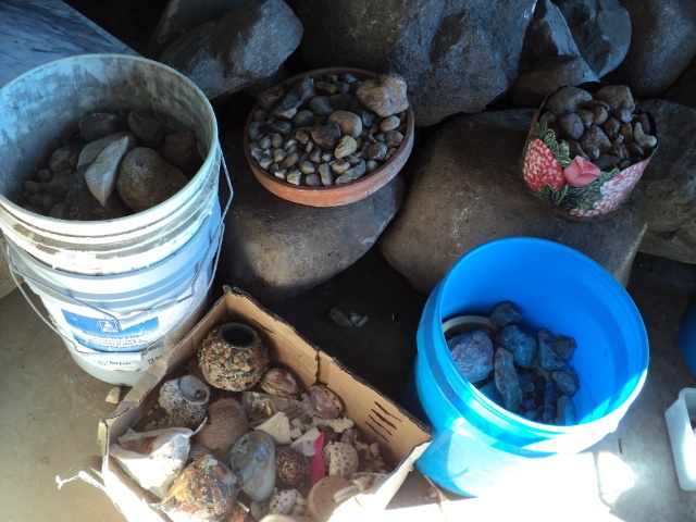 lot 5 image: 5 containers of various sizes rocks...