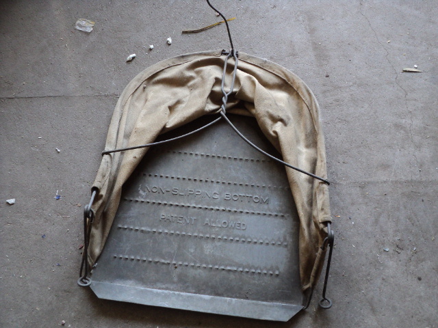 lot 15 image: vintage piece...