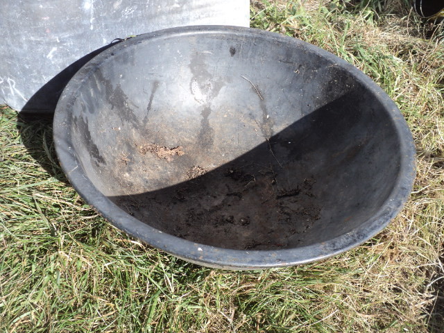 lot 36 image: heavy metal bowl planter - 19 diam...