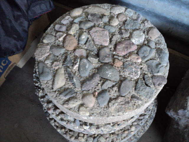 lot 59 image: 6 stepping stones...