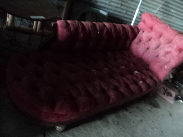 lot 90 image: fainting couch...