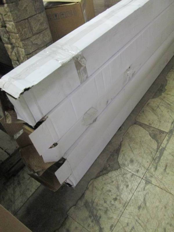 lot 30 image: 5 Cases Home Decorators Collection ...