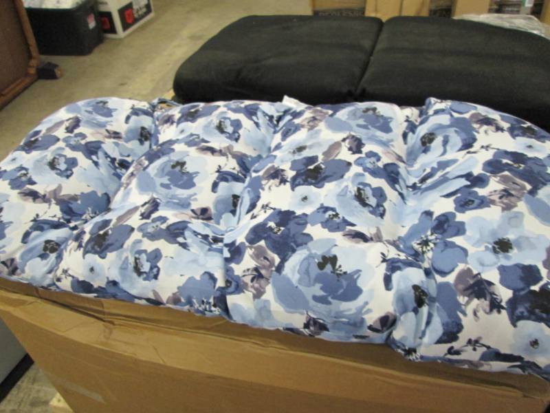 lot 69 image: Arden Selections Garden Delight Con...
