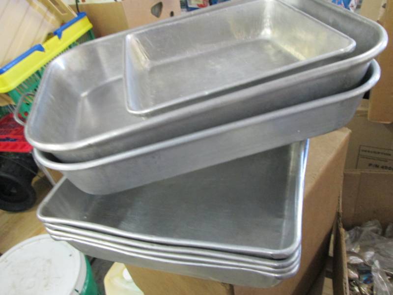 lot 94 image: Lot of 6- 9x13 Aluminum Pans, 1 8x8...