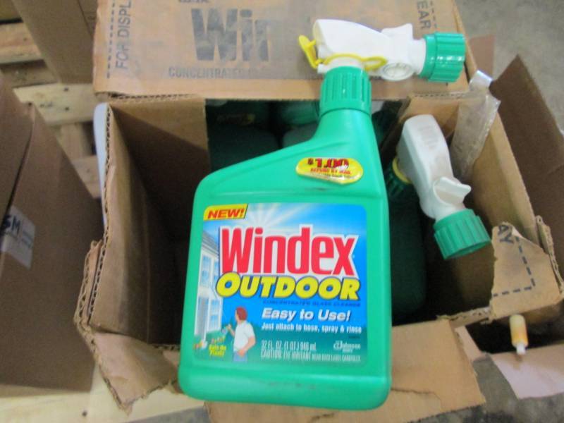 lot 96 image: Lot of 6- 32 oz Windex Outdoor...