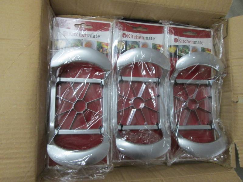 lot 100 image: Lot of 3 Kitchenmate HD Apple Corer...