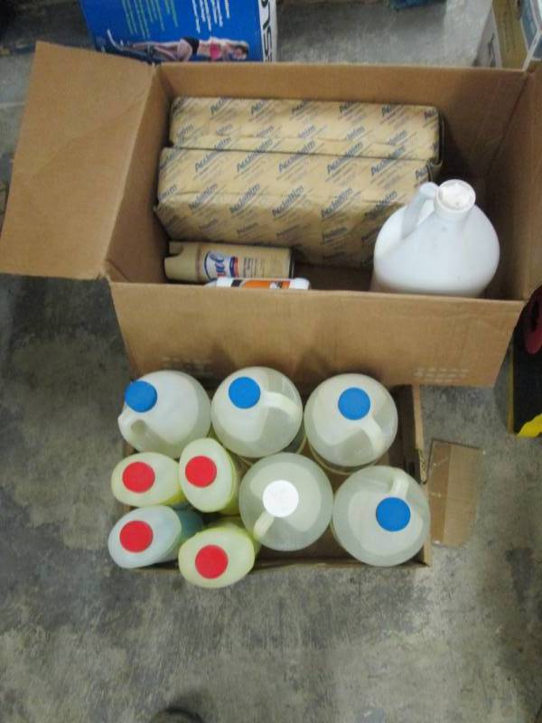 lot 122 image: Lot of 9 Ammonia Cleaning products,...