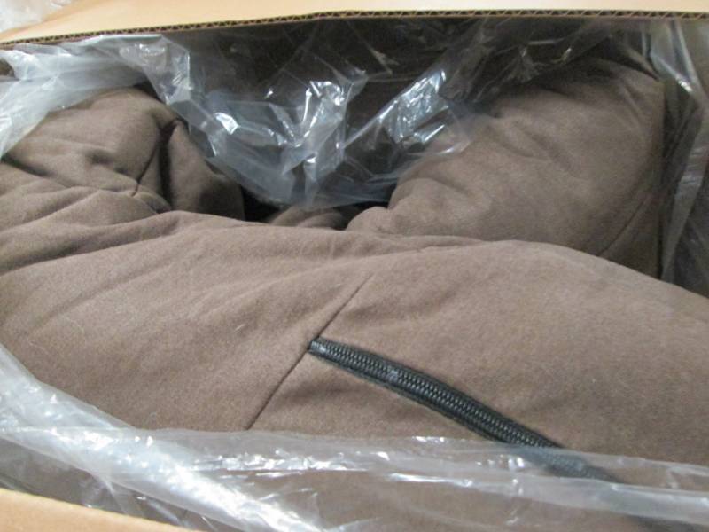 lot 164 image: Futon Matress open box, pet hair pr...