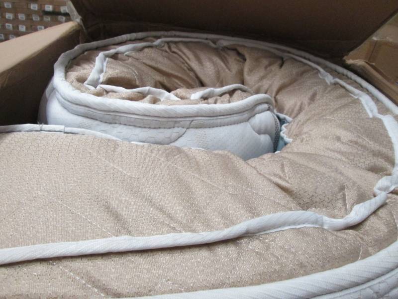 lot 167 image: Sleep Comfort Back Aid Deluxe Mattr...