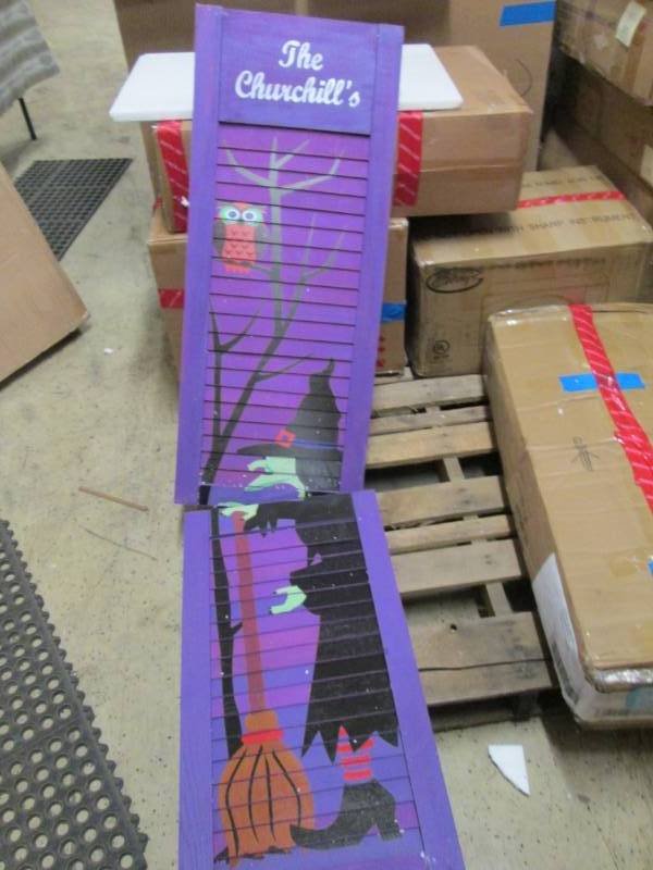 lot 178 image: Personalized Shutter Witch open box...