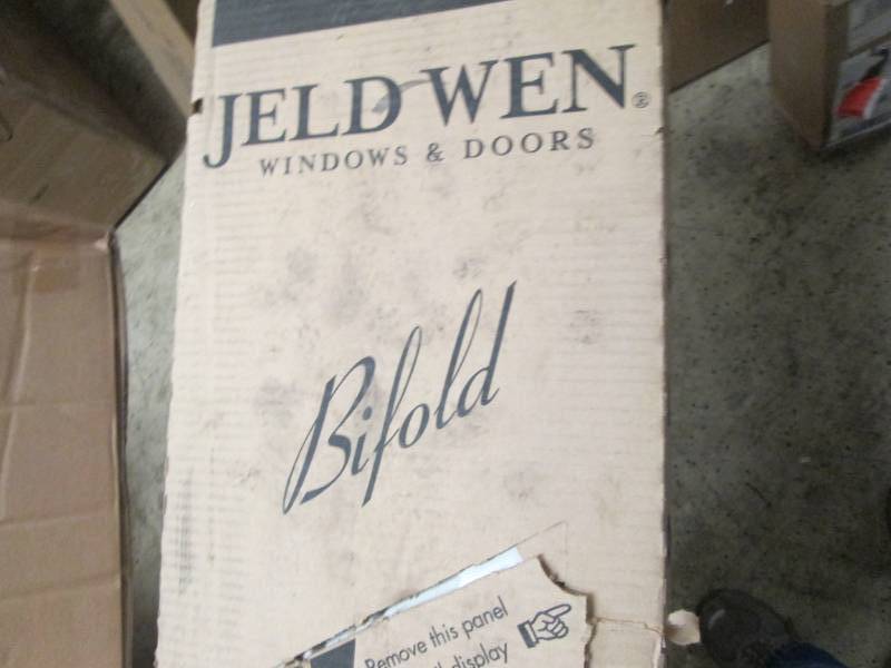 lot 191 image: Jeld-Wen 2 Door Bifold Set 24x80 5...