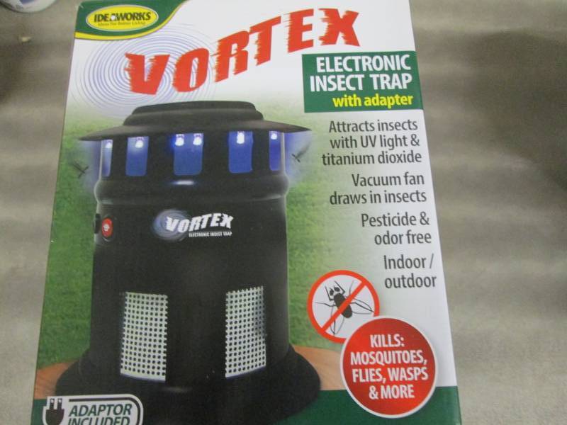 lot 226 image: Vortex Insect Trap open box, untest...
