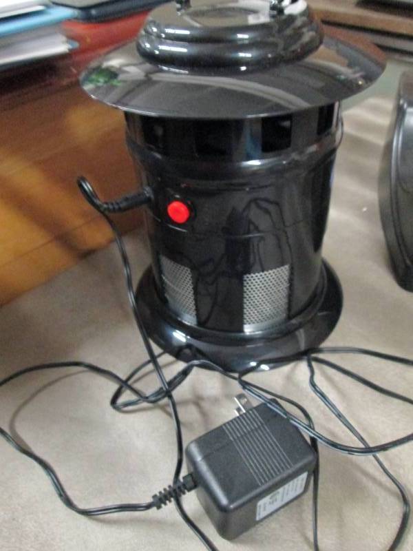 lot 230 image: Vortex Insect Trap no box, powers o...