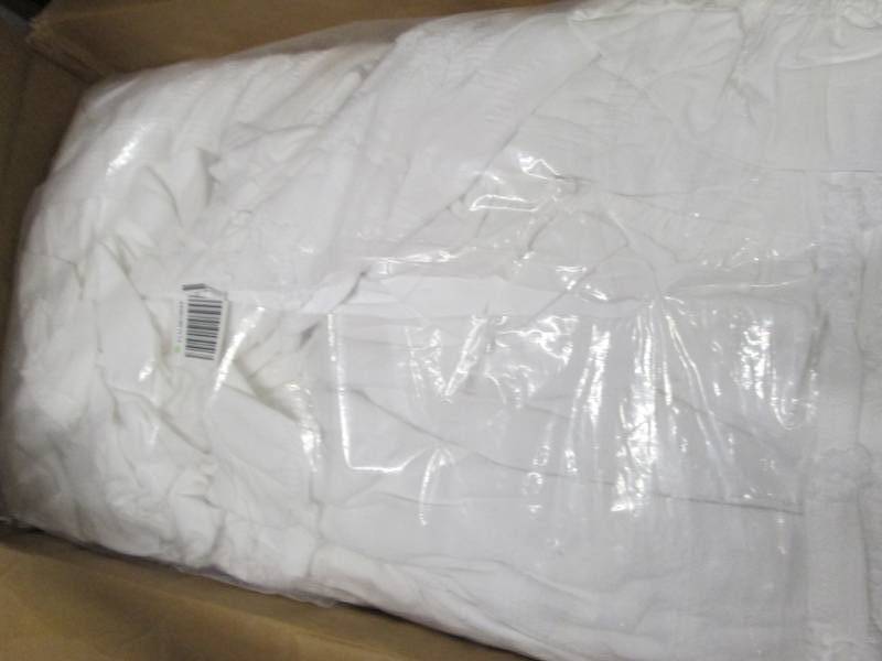 lot 279 image: Angelica Ruffle Chenille Bedspread ...