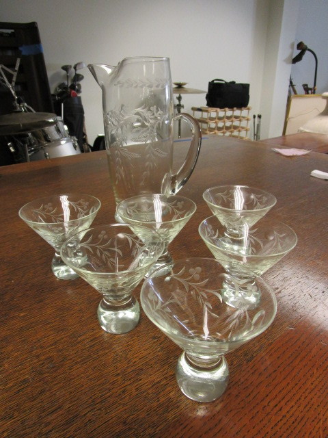 STRANROCK CRYSTAL PITCHER AND GLASSES