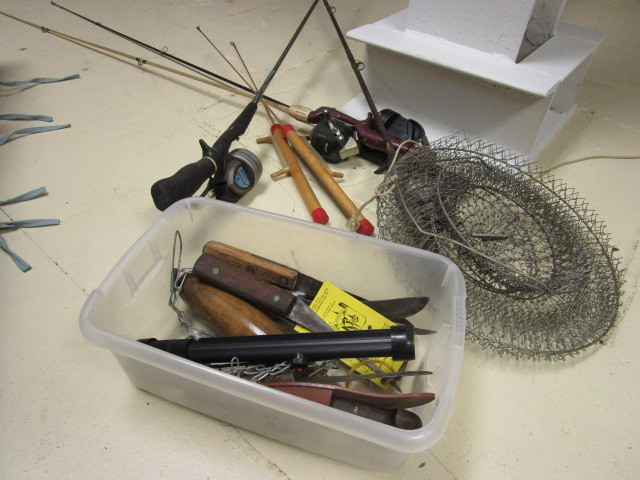 FISHING GEAR AND FILET KNIVES