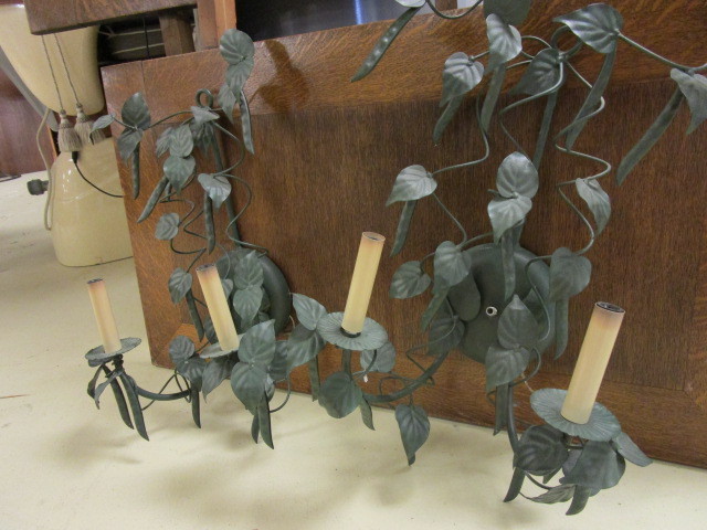 2 ELECTRIC CANDLE HOLDERS