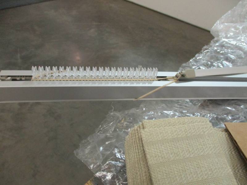 lot 32 image: Vertical Patio Blind Set