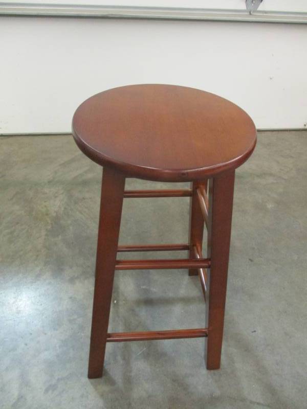 lot 42 image: RV Bar Stool