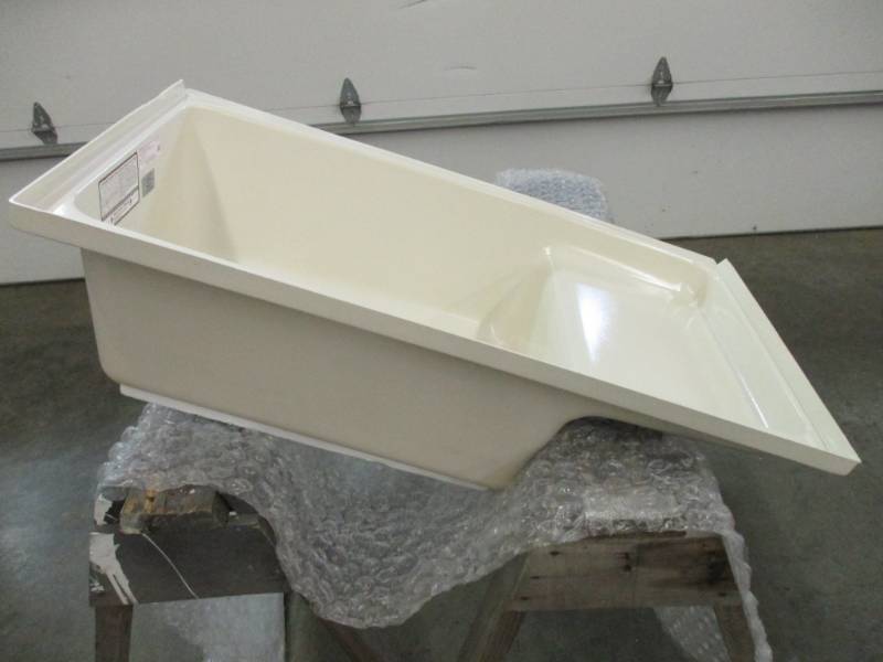 lot 88 image: RV Tub WSeat