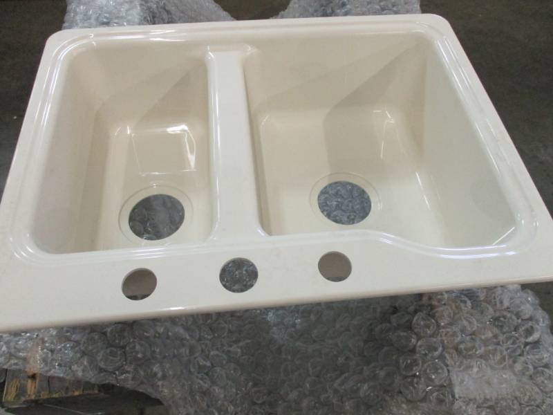 lot 91 image: RV Kitchen Sink