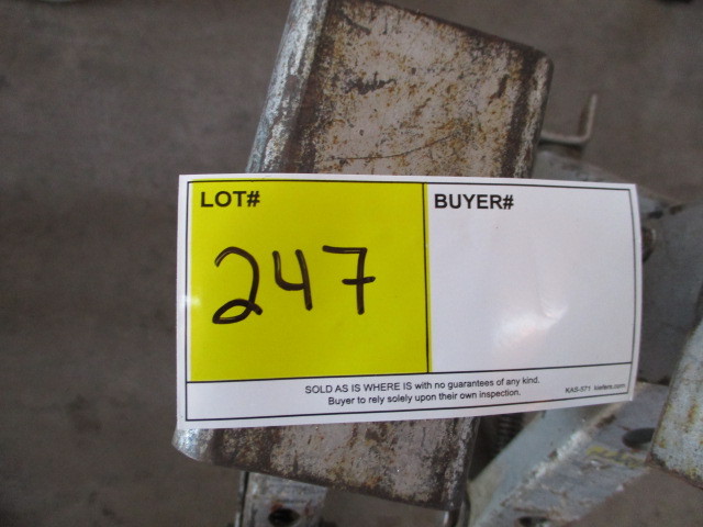 lot 247 image: Set of 2 Stabilizer Jacks