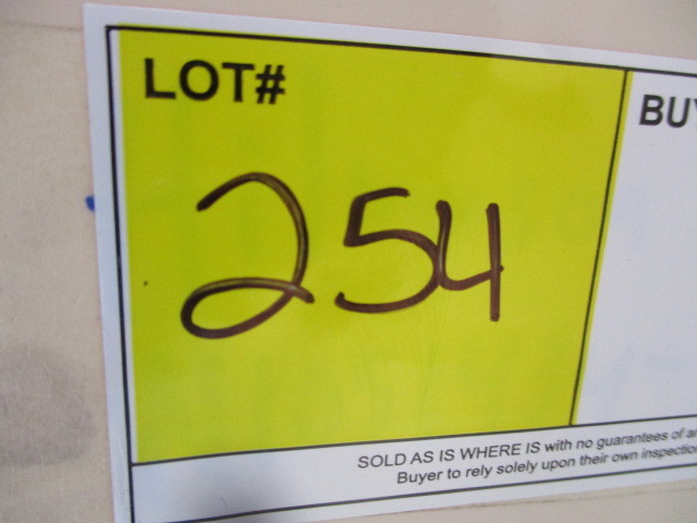 lot 254 image: 1 Piece Off White Shower Surround