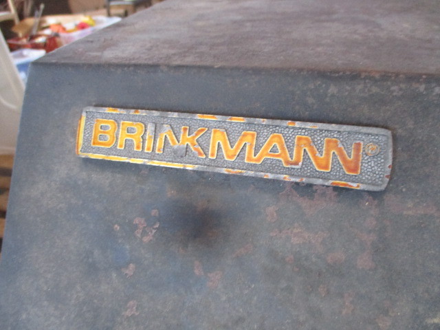 lot 263 image: Brinkman Charcoal Grill