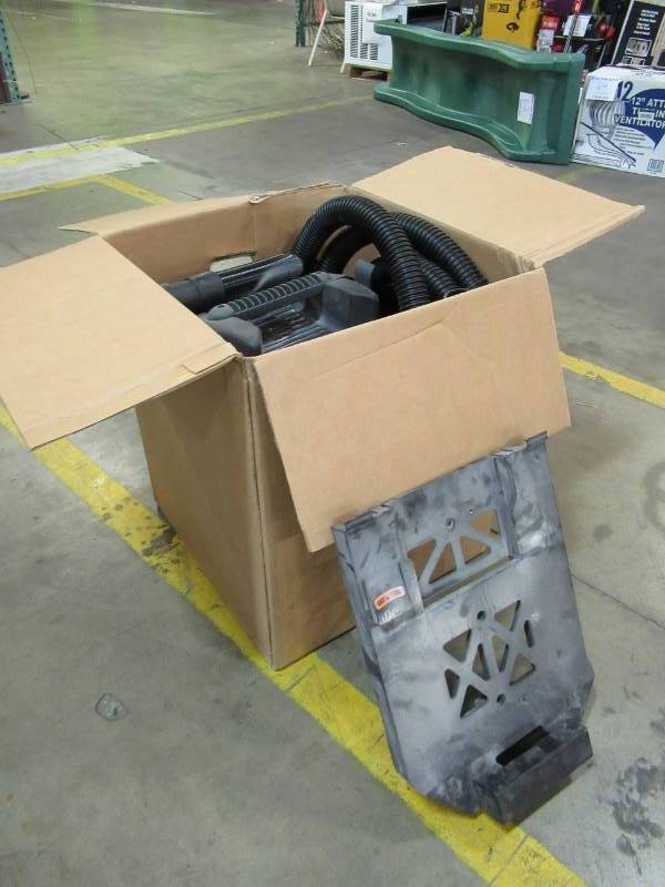 lot 33 image: RIGID Stor-N-Go 5 Gal. 5.0-Peak HP Wet Dry Vac - MISSING PARTS - USED