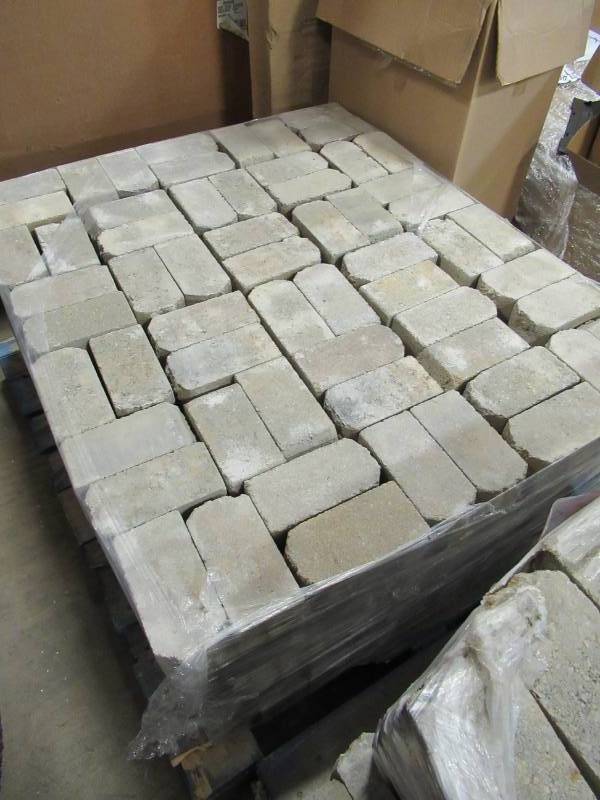 lot 42 image: Pallet of Edging Stone. 3.5 X 3.5 X 7 Approximately 300