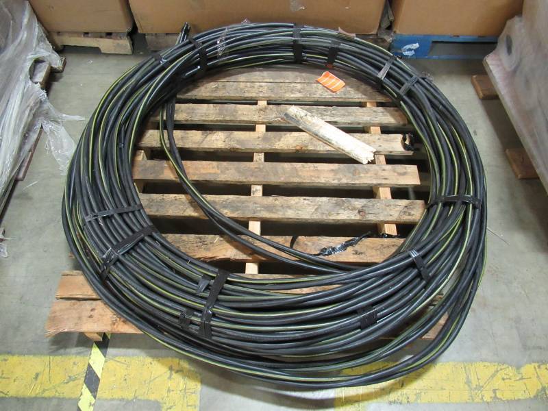 lot 32 image: Coil of SOUTHWIRE ALUMAFLEX 600V Cable wire. - Undisclosed length of 3 wires.