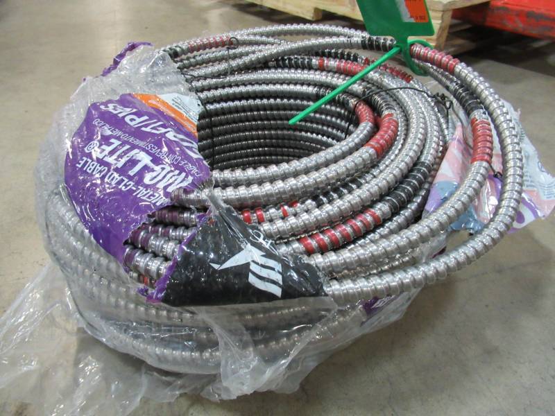 lot 122 image: Southwire 250 ft 123 Solid CU MC Lite Cable, Model 68583401.