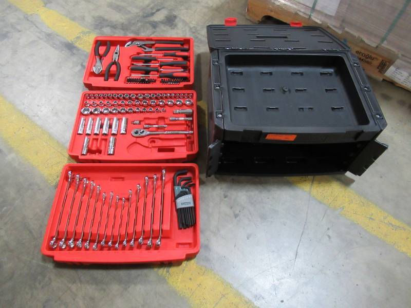 lot 132 image: Gearwrench 14 in. and 38 in. Drive Mechanics Tool Set (143-Piece) - Missing a few pieces