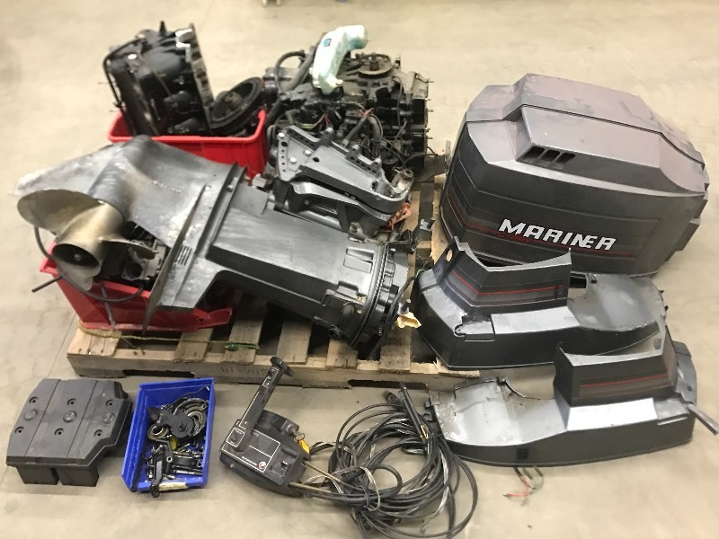 lot 10 image: 1992 Mariner 175HP Outboard Motor