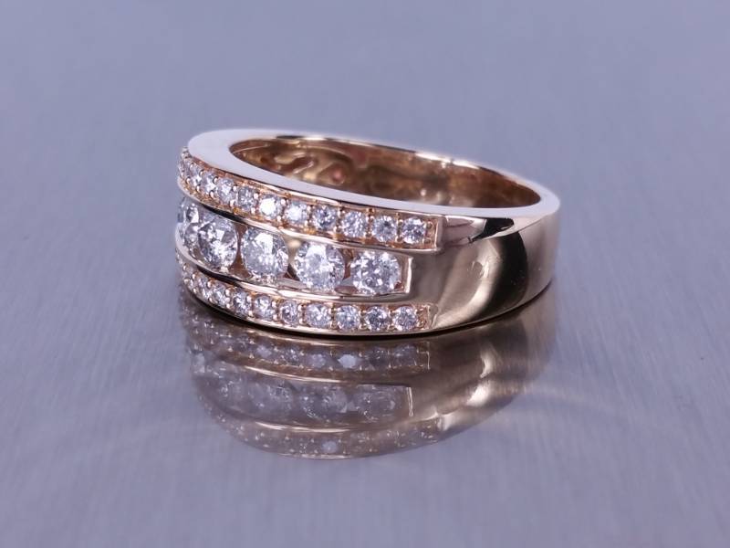 lot 2 image: Diamond Estate Ring in 14k Gold VIDEO