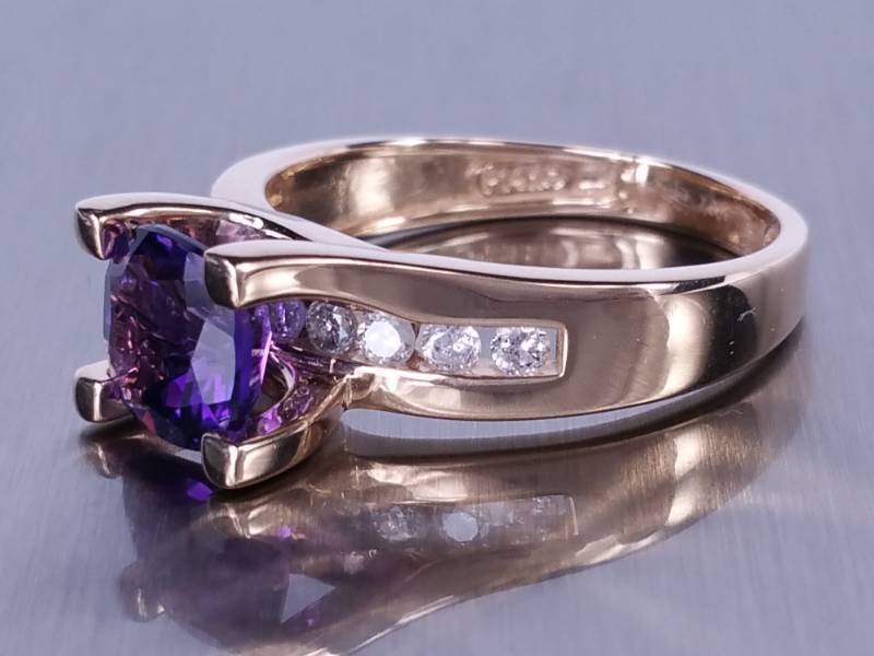 lot 8 image: Custom Purple Sapphire & Diamond Estate Ring in 14k Gold
