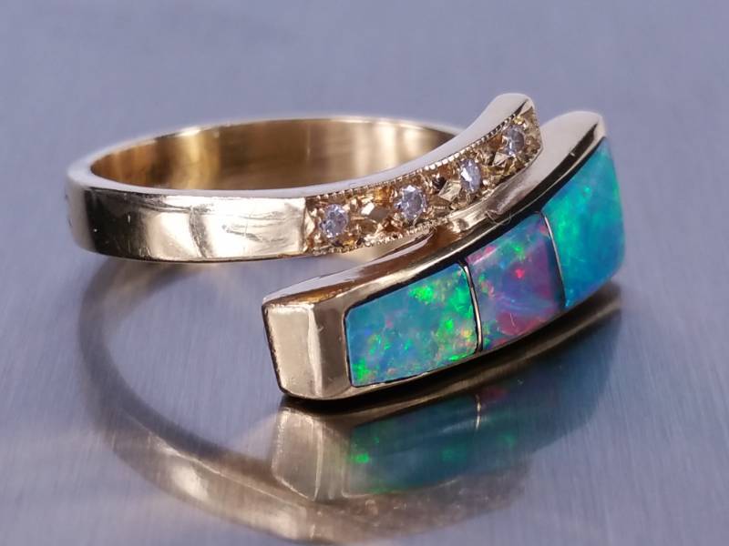 lot 10 image: Natural Fine Opal & Diamond Estate Ring in 18k Gold