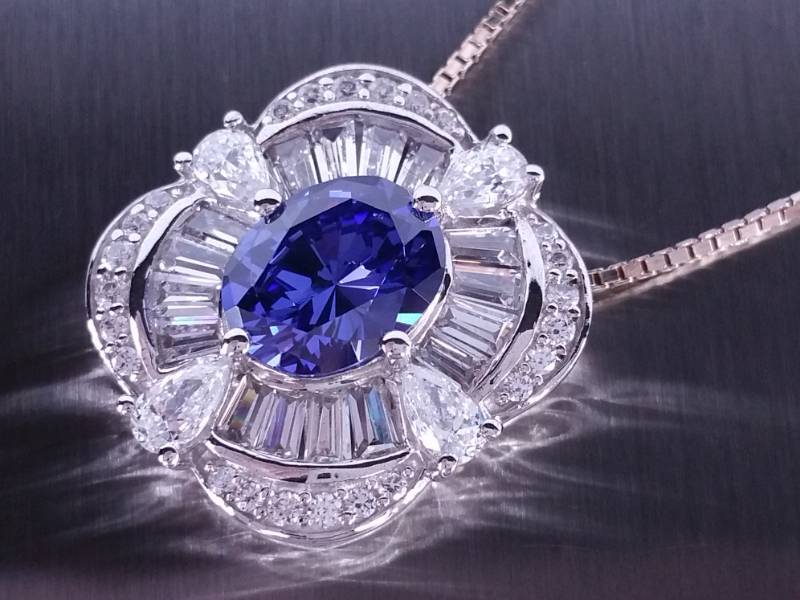 lot 14 image: Tanzanite Estate Necklace