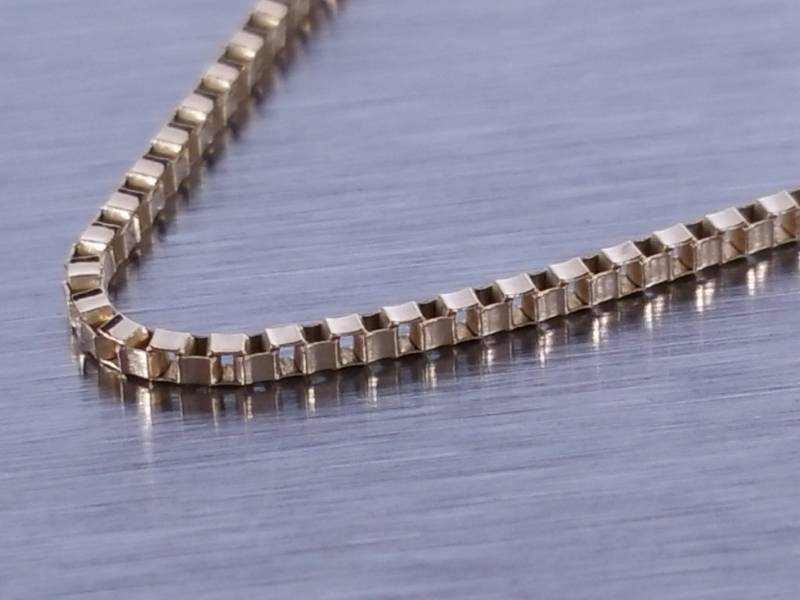 lot 36 image: Solid Yellow Gold Italian Necklace