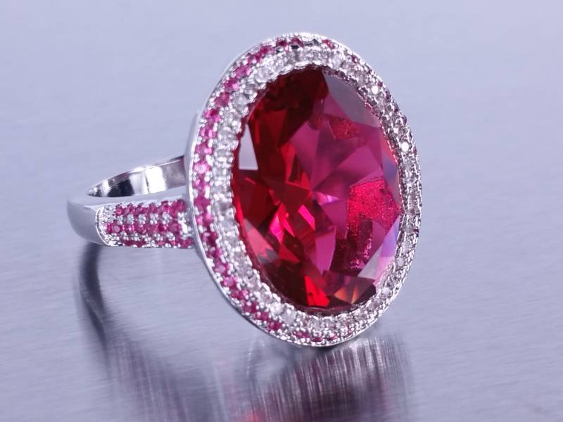 lot 39 image: Ladies 12ct Ruby Estate Ring