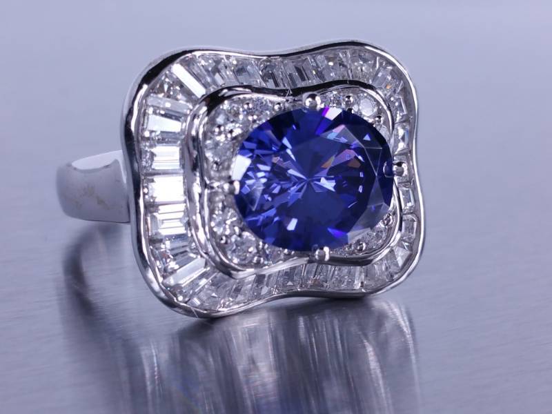 lot 44 image: 5ct Tanzanite Estate Ring